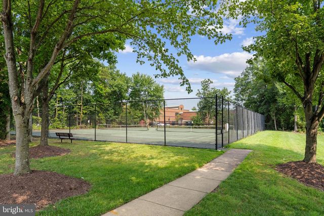 6528 SKYLEMAR TRL, Centreville, VA 20121
