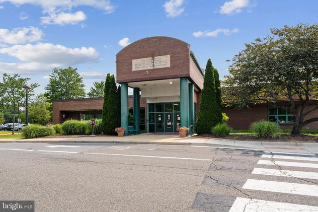 6528 SKYLEMAR TRL, Centreville, VA 20121