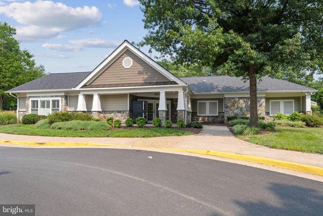6528 SKYLEMAR TRL, Centreville, VA 20121