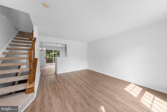6528 SKYLEMAR TRL, Centreville, VA 20121