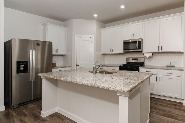323 Intrepid Trail, Magnolia, TX 77354