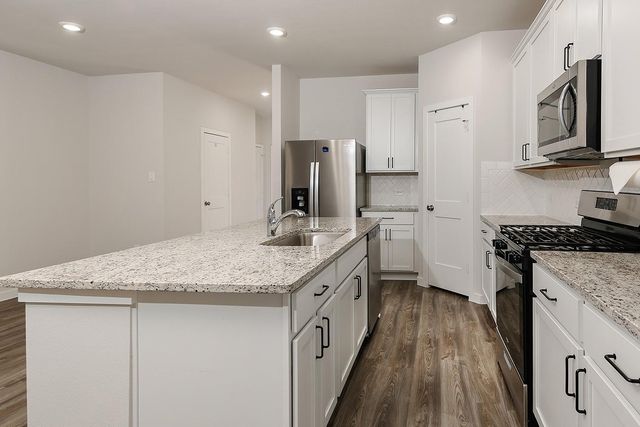 323 Intrepid Trail, Magnolia, TX 77354