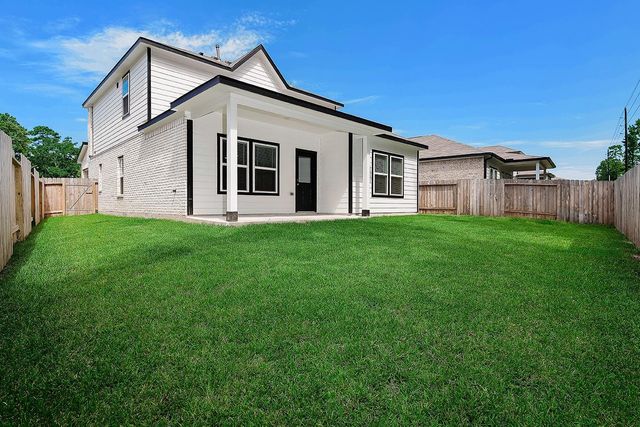 323 Intrepid Trail, Magnolia, TX 77354
