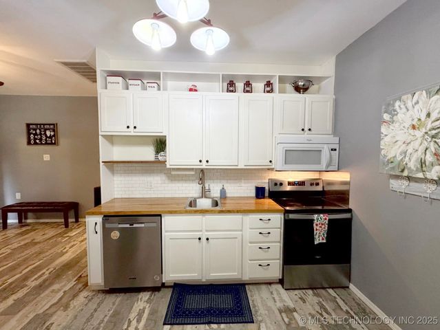 20005 Hwy 80, Hulbert, OK 74441