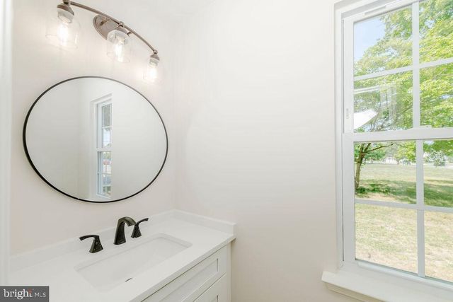 15 S ACADEMY ST, Glassboro, NJ 08028