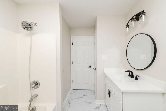 15 S ACADEMY ST, Glassboro, NJ 08028