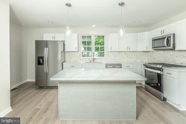 15 S ACADEMY ST, Glassboro, NJ 08028