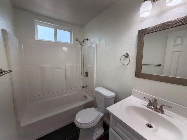 7550 Tamoshanter Way, Sacramento, CA 95822