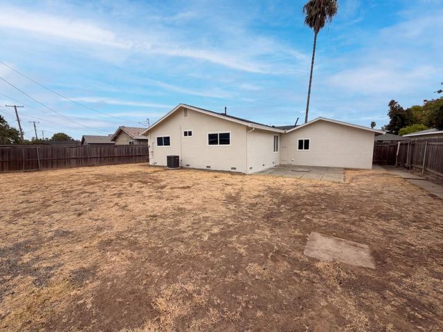 7550 Tamoshanter Way, Sacramento, CA 95822