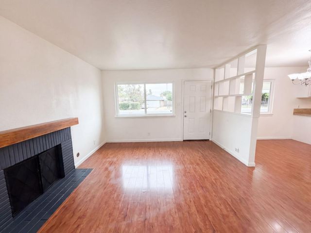 7550 Tamoshanter Way, Sacramento, CA 95822