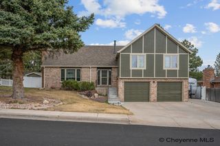 7209 HAWTHORNE DR, Cheyenne, WY 82009