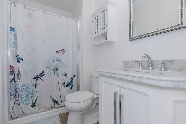 8499 Stonegate Drive, Newburgh, IN 47630