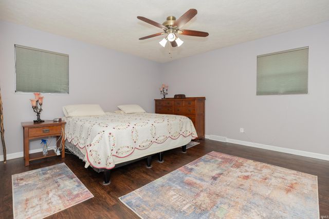 8499 Stonegate Drive, Newburgh, IN 47630