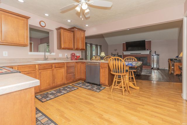 8499 Stonegate Drive, Newburgh, IN 47630