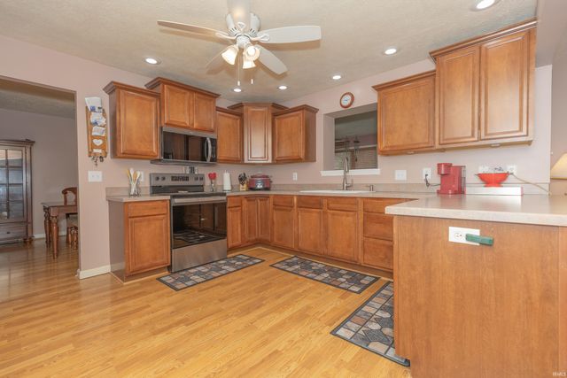 8499 Stonegate Drive, Newburgh, IN 47630