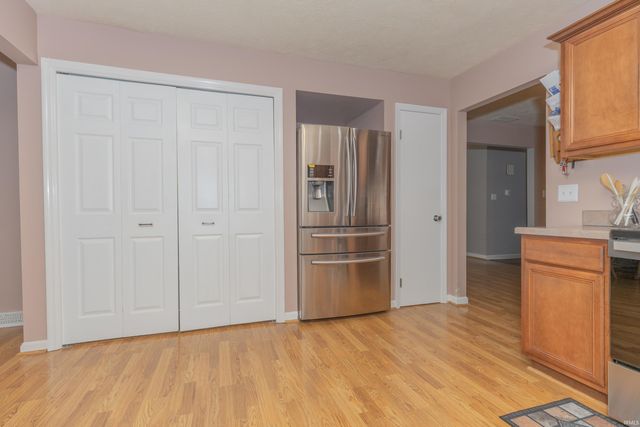 8499 Stonegate Drive, Newburgh, IN 47630