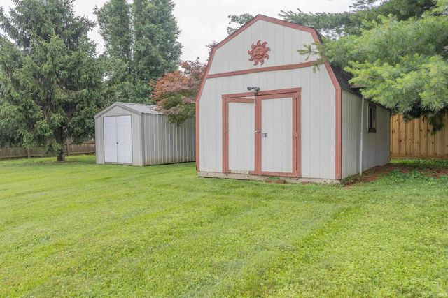8499 Stonegate Drive, Newburgh, IN 47630