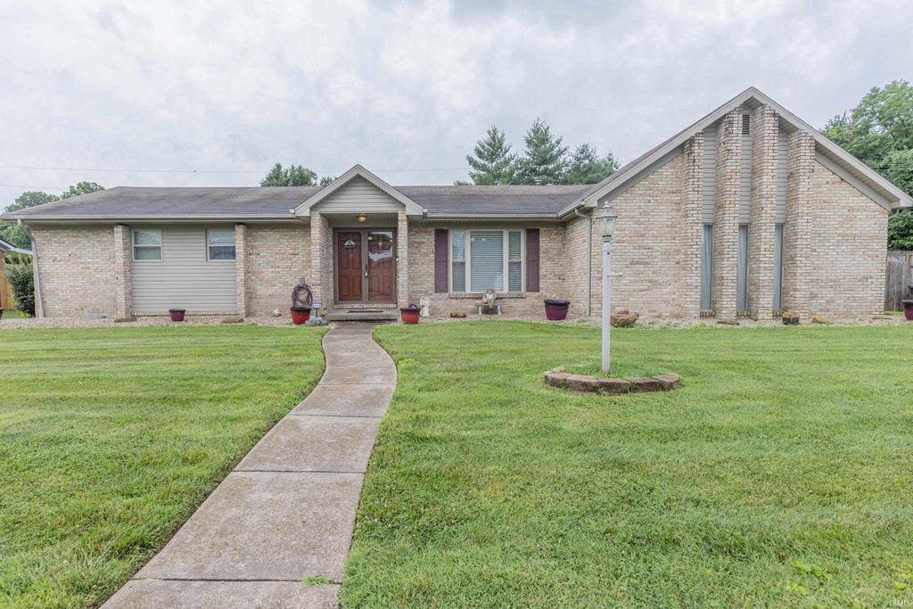 8499 Stonegate Drive, Newburgh, IN 47630