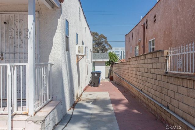 2019 City View, Los Angeles, CA 90033