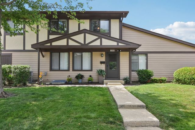 1365 Sacramento Drive 16, Hanover Park, IL 60133