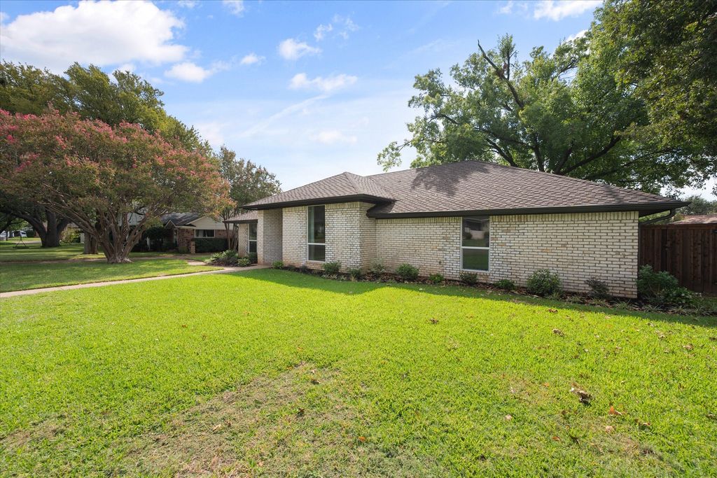 309 Quail Crest Drive, Bedford, TX 76021 — photo 2