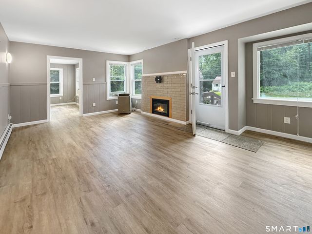 187 West Main Street, East Lyme, CT 06357