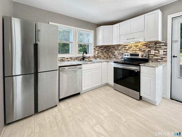 187 West Main Street, East Lyme, CT 06357