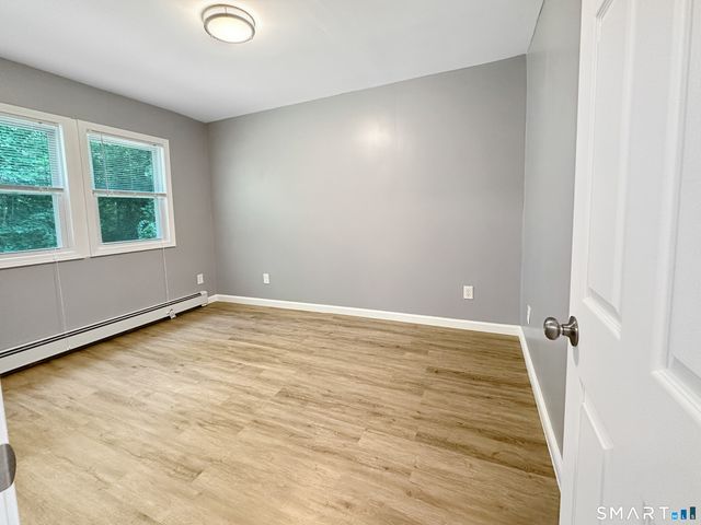 187 West Main Street, East Lyme, CT 06357