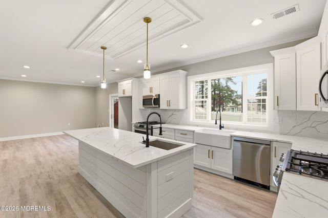 841 2nd Avenue, Toms River, NJ 08757