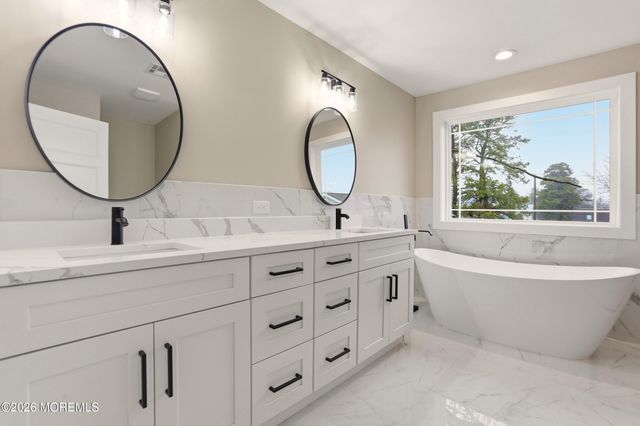 841 2nd Avenue, Toms River, NJ 08757