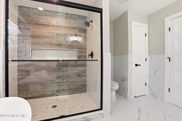 841 2nd Avenue, Toms River, NJ 08757