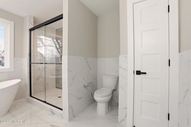 841 2nd Avenue, Toms River, NJ 08757