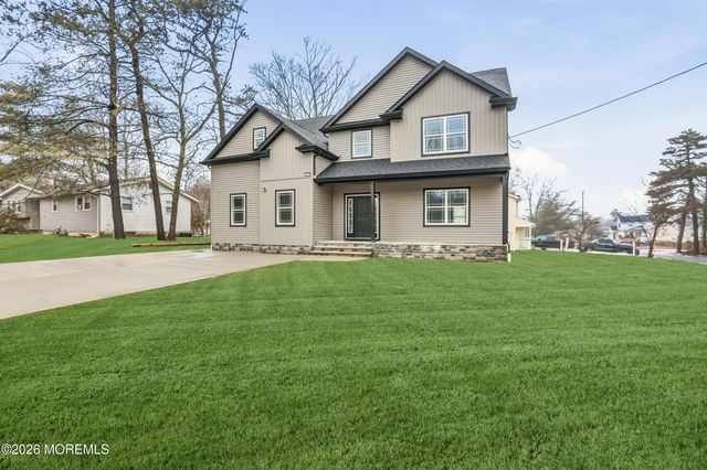 841 2nd Avenue, Toms River, NJ 08757