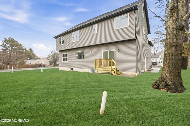 841 2nd Avenue, Toms River, NJ 08757