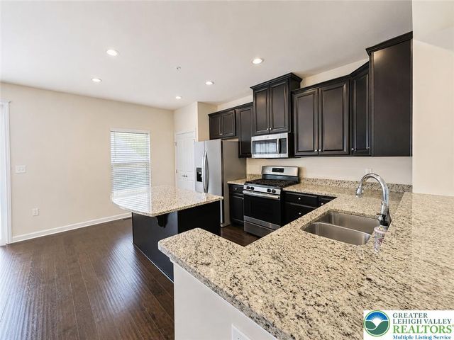2317 Cook Drive, Easton, PA 18045