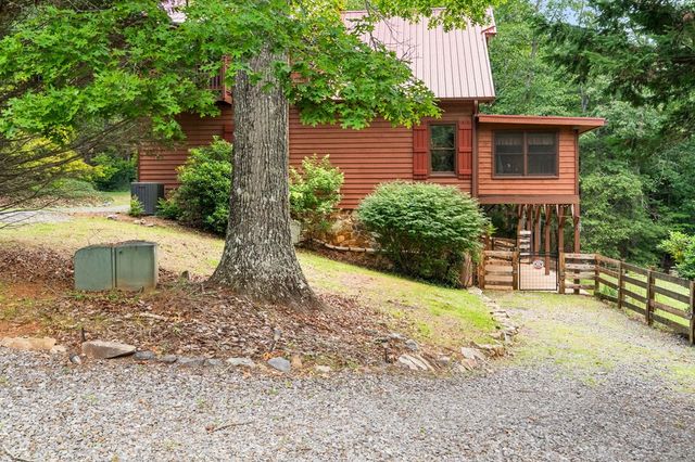 225 Skyland Trail, Murphy, NC 28906