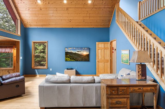 225 Skyland Trail, Murphy, NC 28906