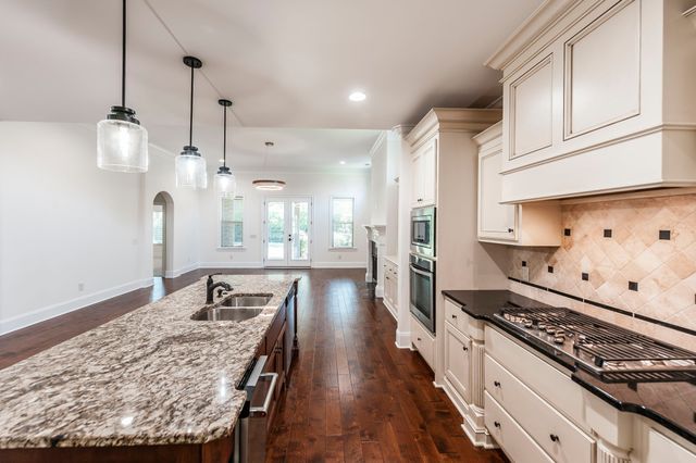 1009 Jarman Pvt Ln, Gallatin, TN 37066