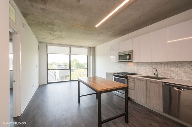 1714 W Roscoe Street 507, Chicago, IL 60657