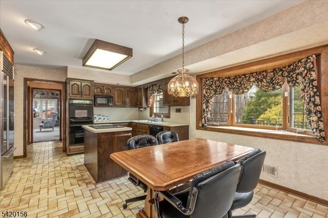 20 William Penn Rd, Warren Twp., NJ 07059