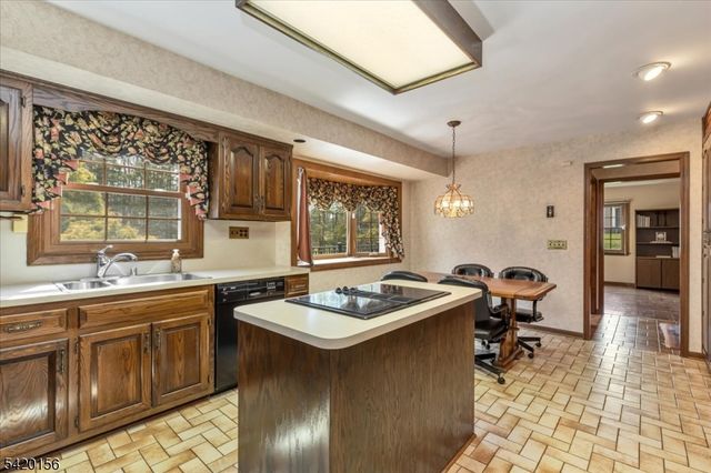 20 William Penn Rd, Warren Twp., NJ 07059