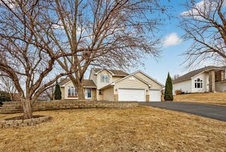 392 Pendryn Hill Curve, Woodbury, MN 55125