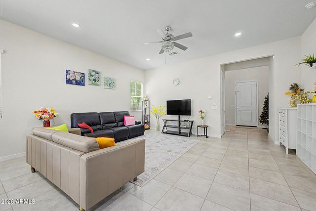1541 S SENATE Street, Chandler, AZ 85286
