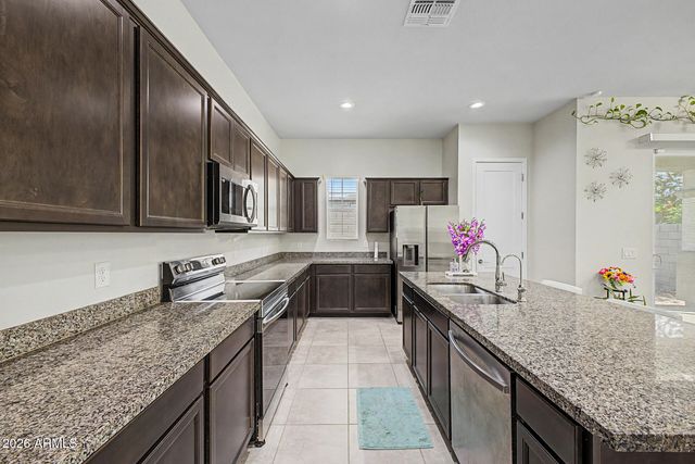 1541 S SENATE Street, Chandler, AZ 85286