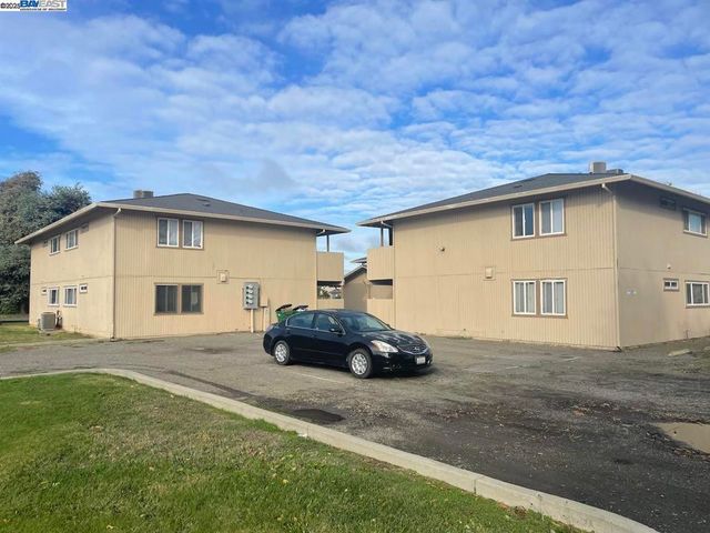 266 S Yolo St, Willows, CA 95988