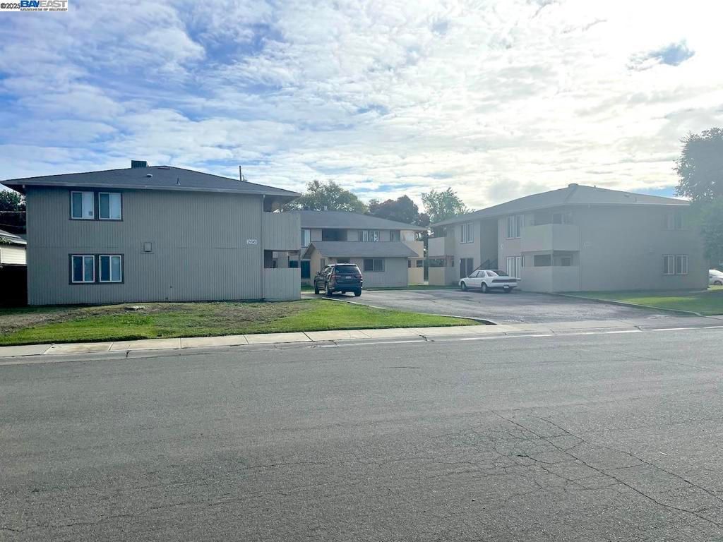 266 S Yolo St, Willows, CA 95988