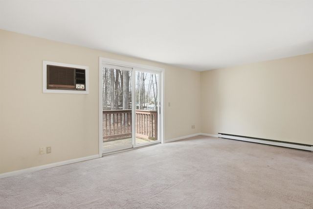 23 Old Stage Coach Rd Apt 8, Epping, NH 03042