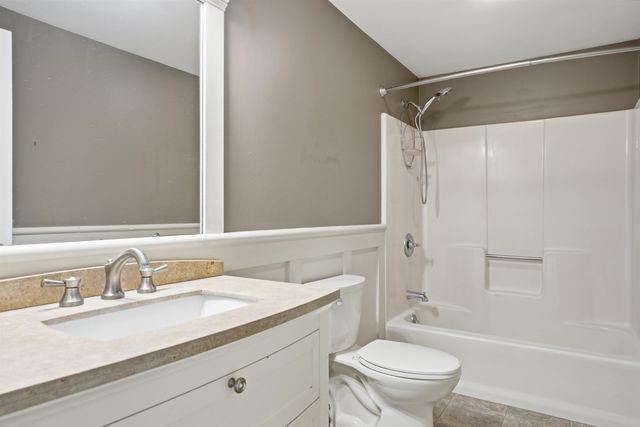 23 Old Stage Coach Rd Apt 8, Epping, NH 03042