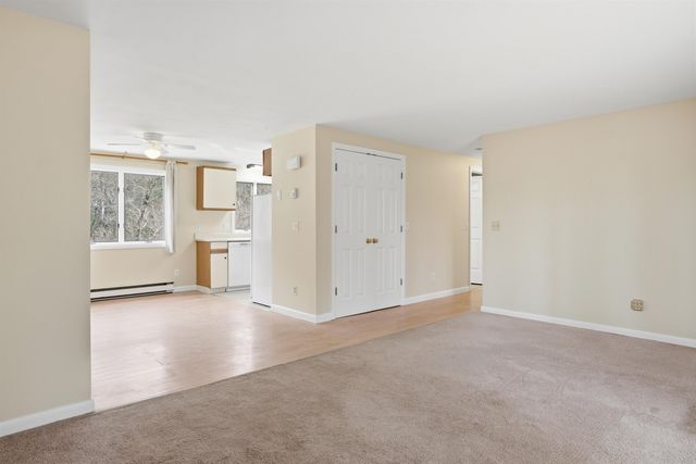 23 Old Stage Coach Rd Apt 8, Epping, NH 03042