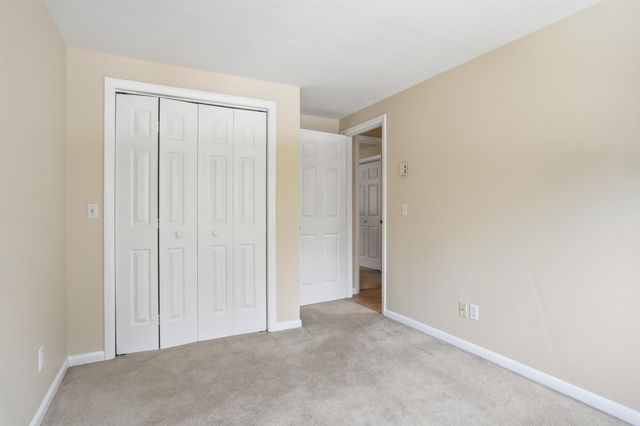 23 Old Stage Coach Rd Apt 8, Epping, NH 03042